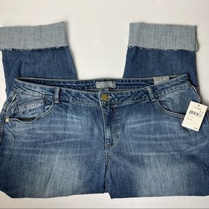 Wit & Wisdom Flex-ellent Boyfriend Distressed Denim Cropped Jean